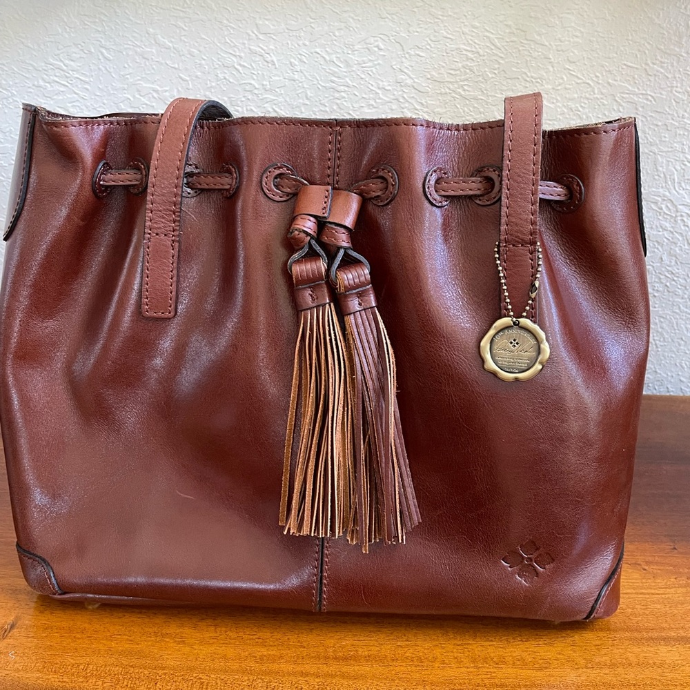 Gently used great leather bag from Patricia Nash collection.